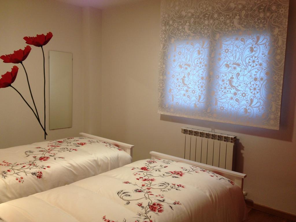 Apartamento Turistico Cigueena De Arguedas Bagian luar foto
