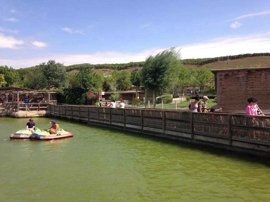 Apartamento Turistico Cigueena De Arguedas Bagian luar foto