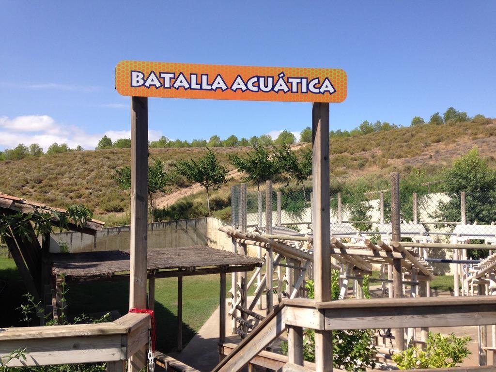 Apartamento Turistico Cigueena De Arguedas Bagian luar foto