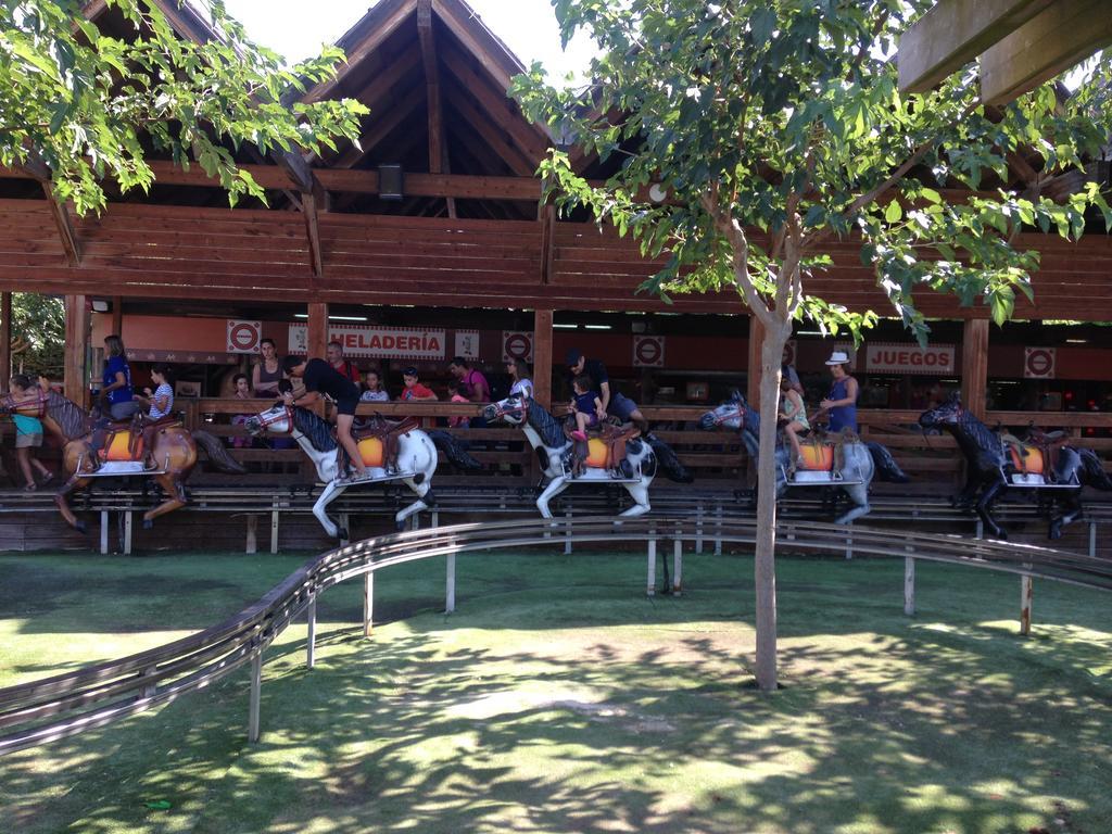 Apartamento Turistico Cigueena De Arguedas Bagian luar foto