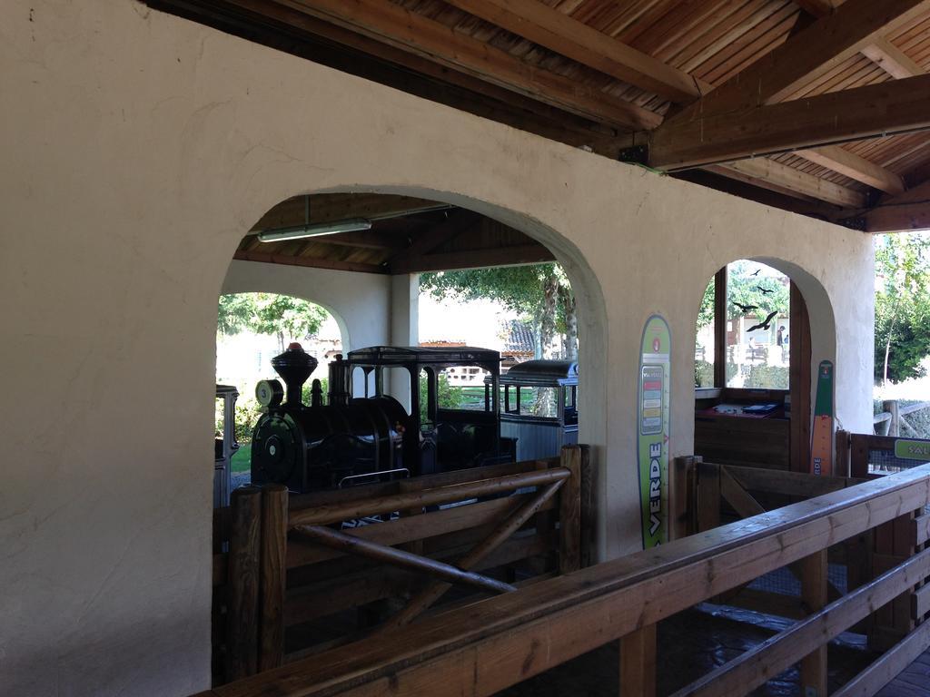 Apartamento Turistico Cigueena De Arguedas Bagian luar foto
