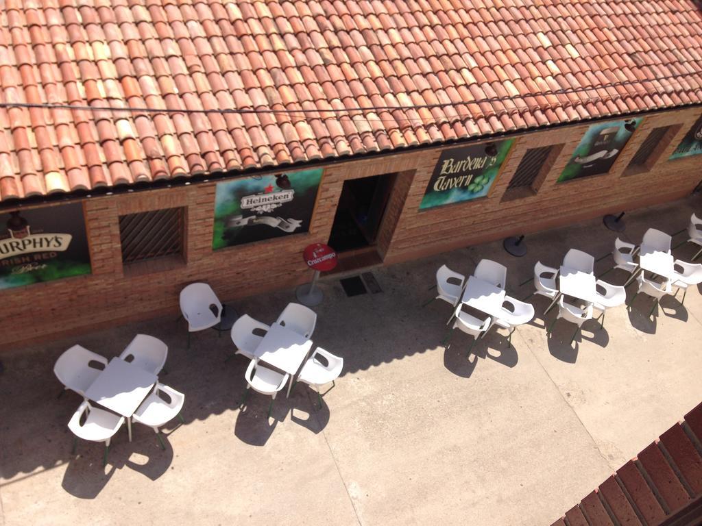 Apartamento Turistico Cigueena De Arguedas Bagian luar foto